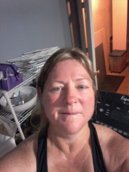Jennifer: 3rd 5K down and knocked off 5mins on my time... Woo-hoo!