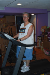 Diane: Rockin' the treadmill!