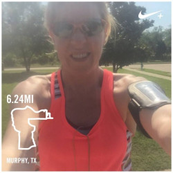 Shannon: "Running with a grateful heart from Texas as I #RemembertheFallen"