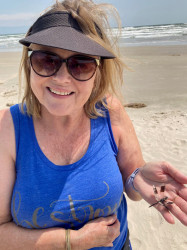 Gracie: I found a dragonfly at the beach the day of the run.  So great!