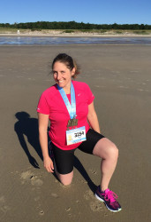 Flavie: While vacationing in Maine, I ran the scenic 10k loop Ogunquit - Perkins Cove - Wells - Ogunquit taking the time to smell the wild roses of the Marginal Way, cross the foot bridge before the fishing boat return, look for seashells on the beach and smile at other runners. That is a true Fun in the Sun Run!